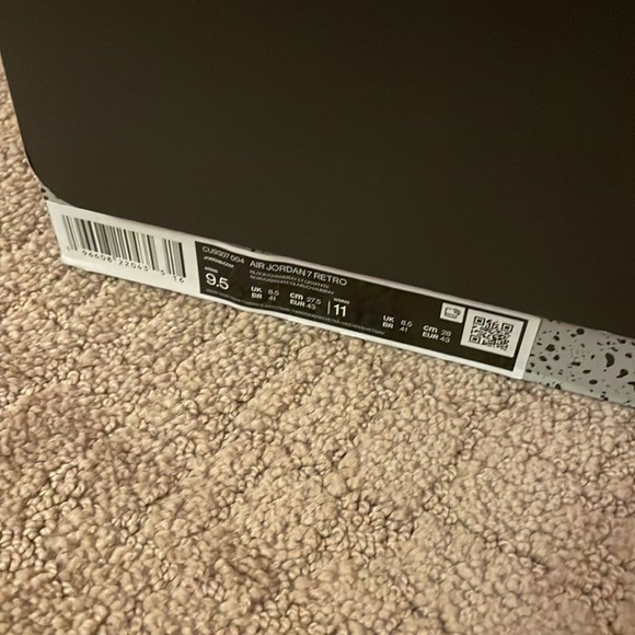 NEW - men’s size 9.5 Nike Air Jordan 7 Retro - Picture 5 of 5